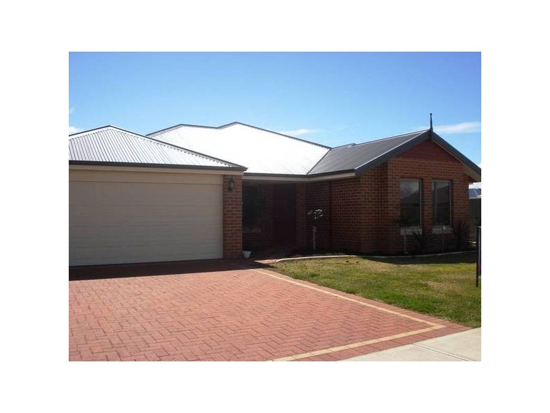 7 Priory Road, Australind WA 6233