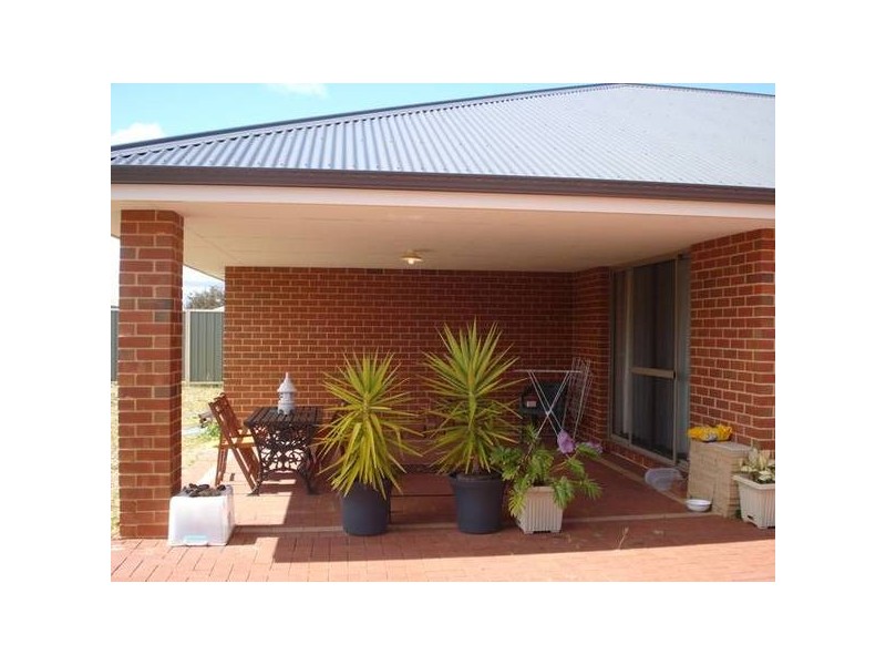 7 Priory Road, Australind WA 6233