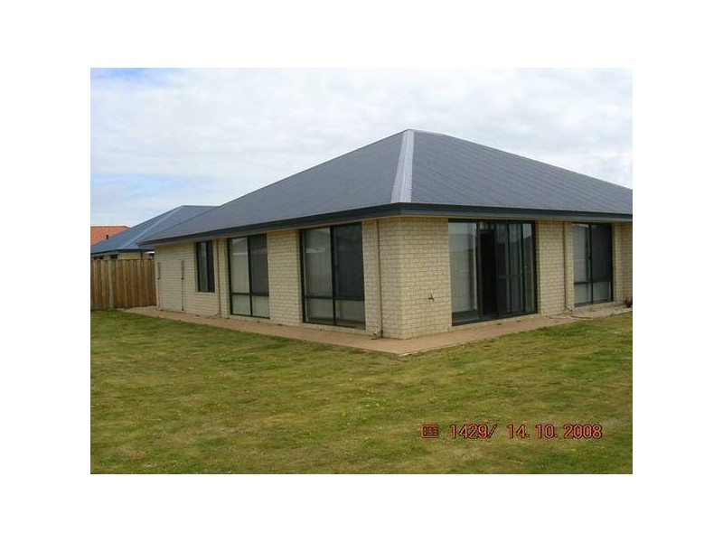 109 Barton Drive, Australind WA 6233