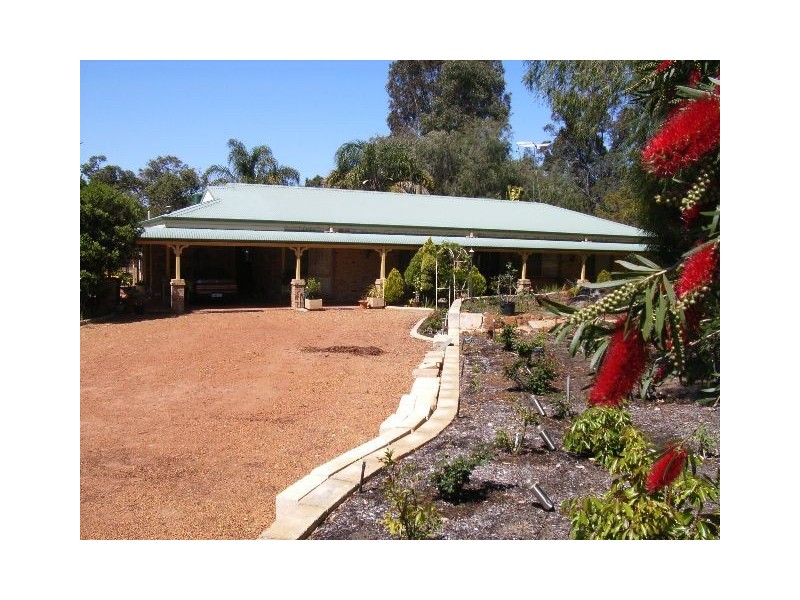 9 Feast Place, Leschenault WA 6233