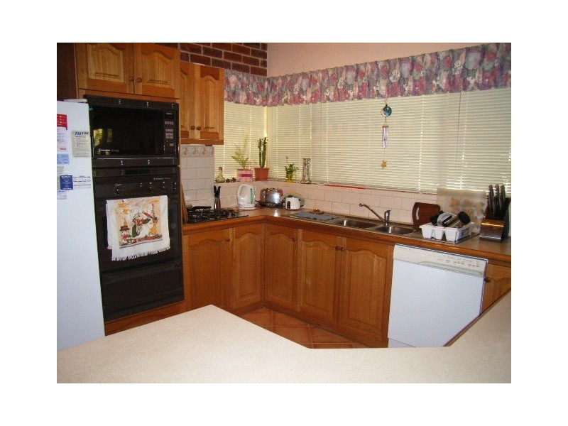 9 Feast Place, Leschenault WA 6233