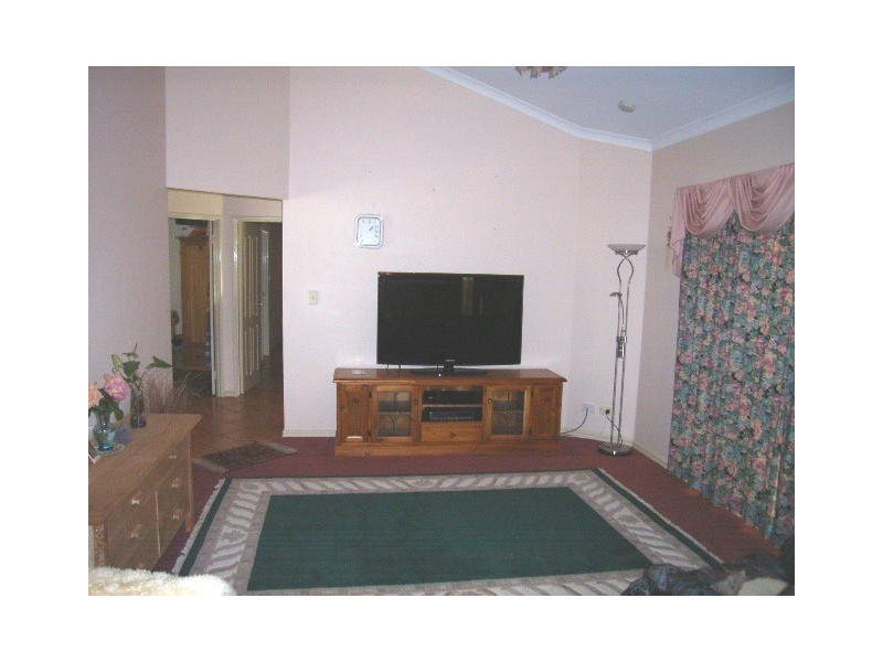 9 Feast Place, Leschenault WA 6233