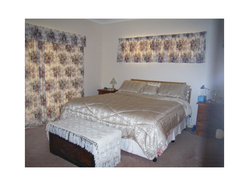 9 Feast Place, Leschenault WA 6233