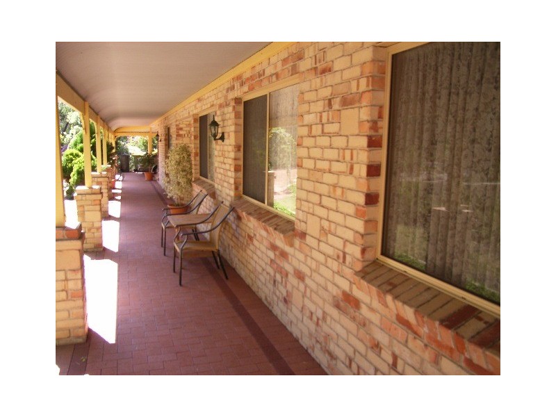 9 Feast Place, Leschenault WA 6233