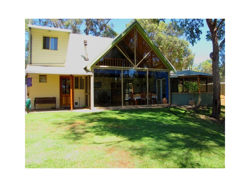 6 Thomas Court, Leschenault WA 6233