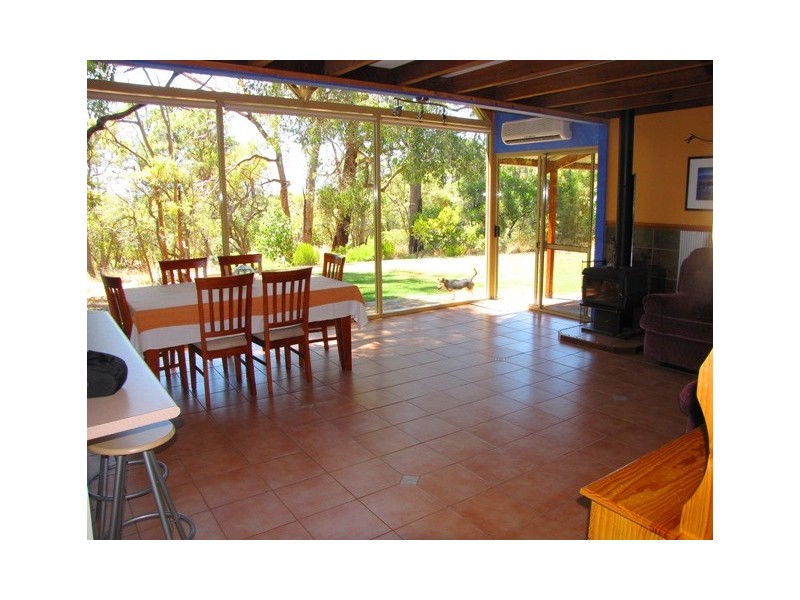 6 Thomas Court, Leschenault WA 6233