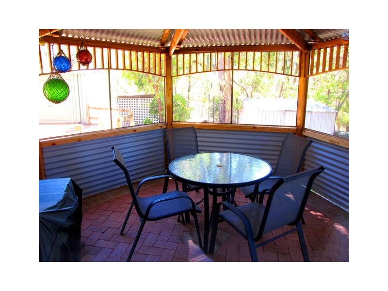 6 Thomas Court, Leschenault WA 6233
