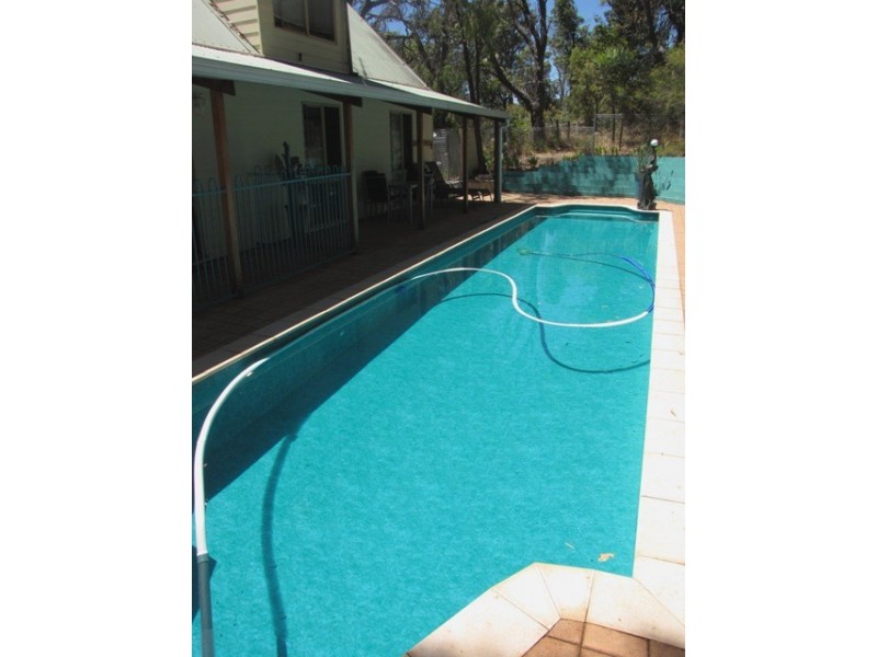 6 Thomas Court, Leschenault WA 6233