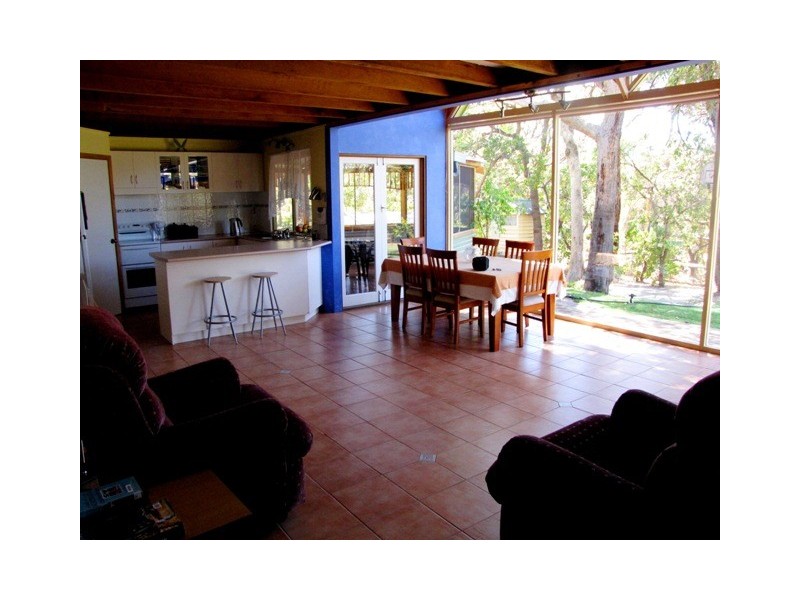 6 Thomas Court, Leschenault WA 6233