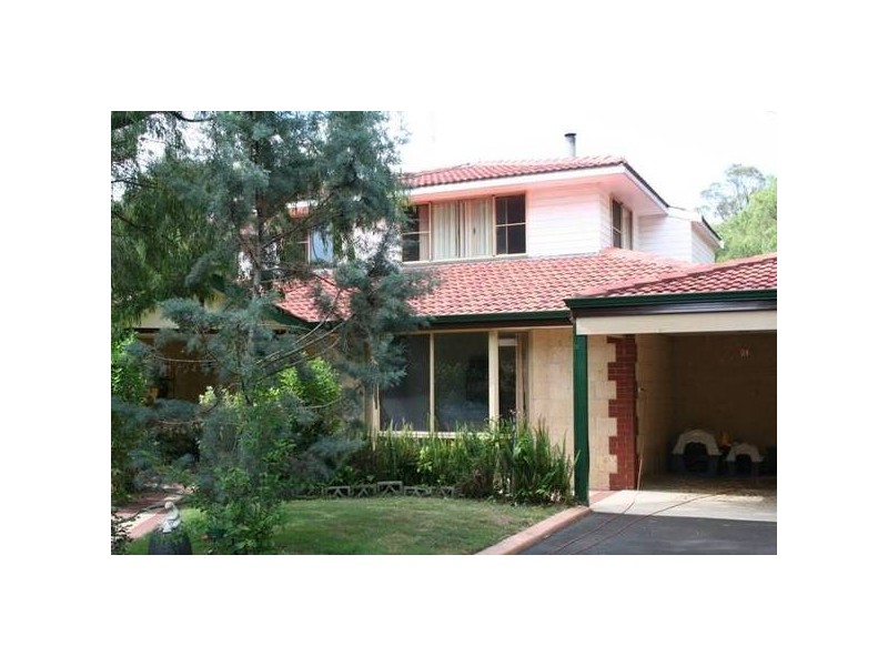 4 Hosier Court, Leschenault WA 6233