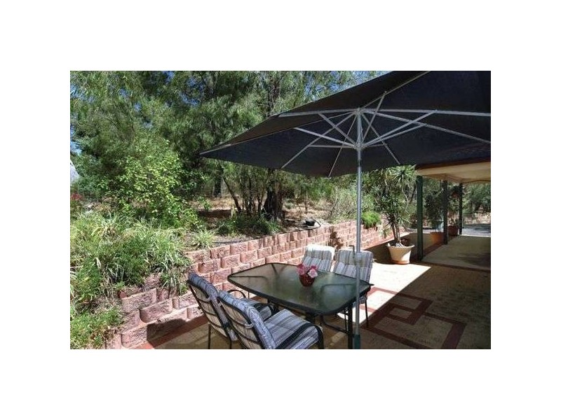 4 Hosier Court, Leschenault WA 6233