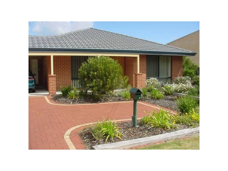 1/11 Elinor Bell Road, Australind WA 6233