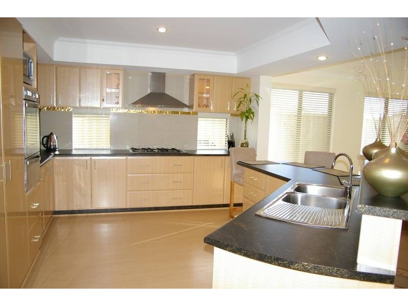 18 Sapphire Way, Dalyellup WA 6230