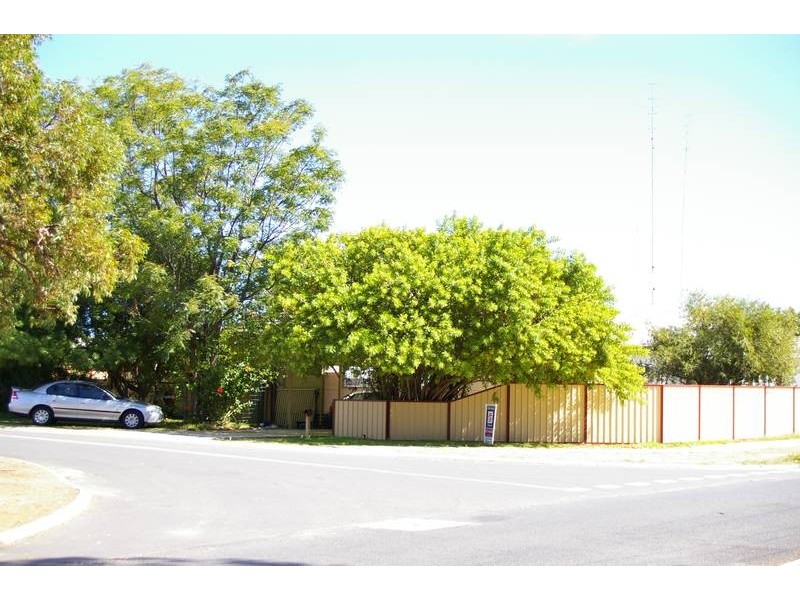 8 Woodrow Street, Bunbury WA 6230
