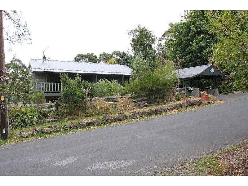 5 Batesleigh Road, Selby VIC 3159