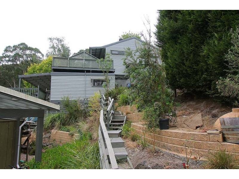 5 Batesleigh Road, Selby VIC 3159