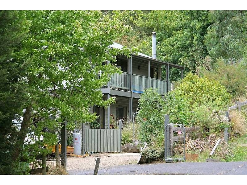 5 Batesleigh Road, Selby VIC 3159