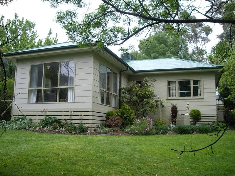2 Cambridge Street, Belgrave South VIC 3160