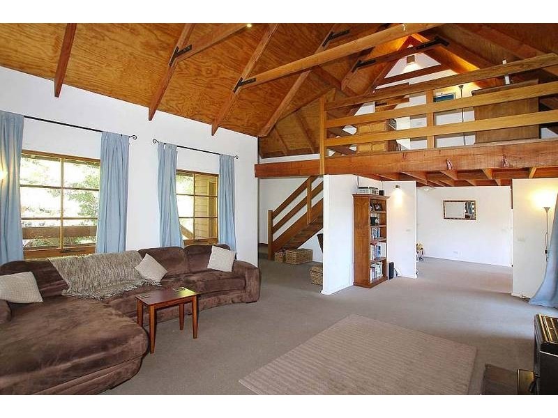 81 Temple Road, Selby VIC 3159