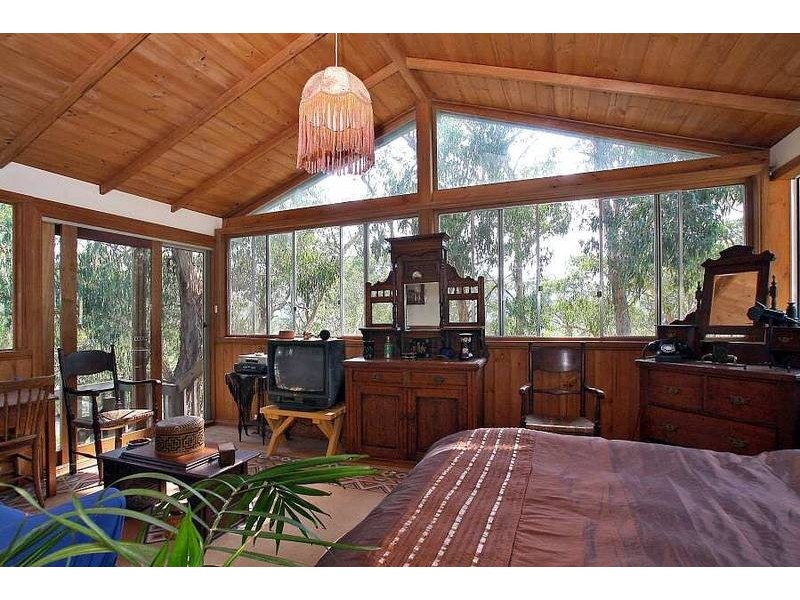 1 Currajong Avenue, Selby VIC 3159