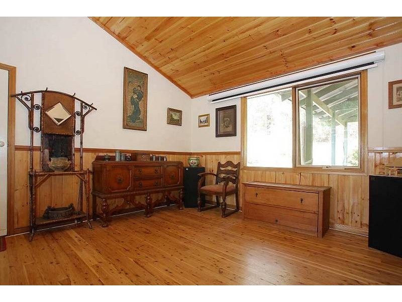 1 Currajong Avenue, Selby VIC 3159