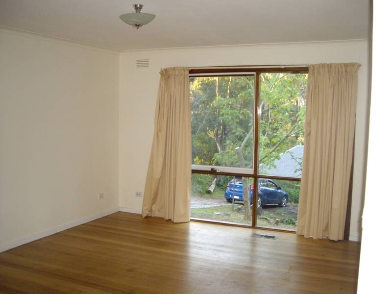 2 Glen Road, Belgrave Heights VIC 3160