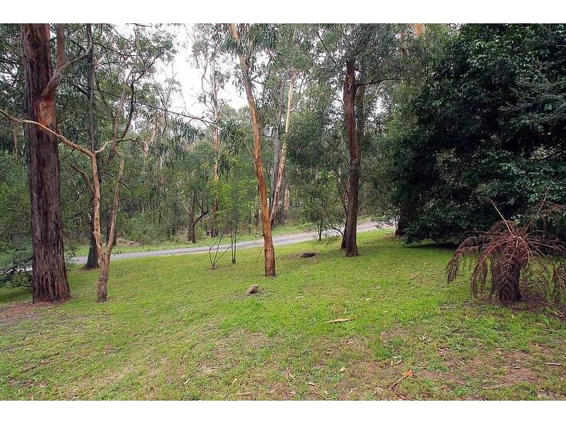 2 Banool Road, Selby VIC 3159