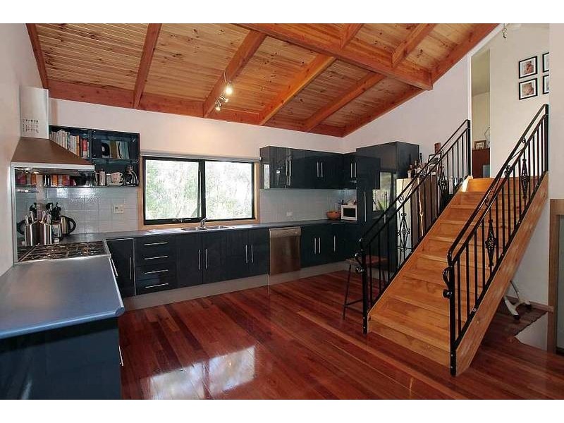 9 St Leonards Road, Selby VIC 3159