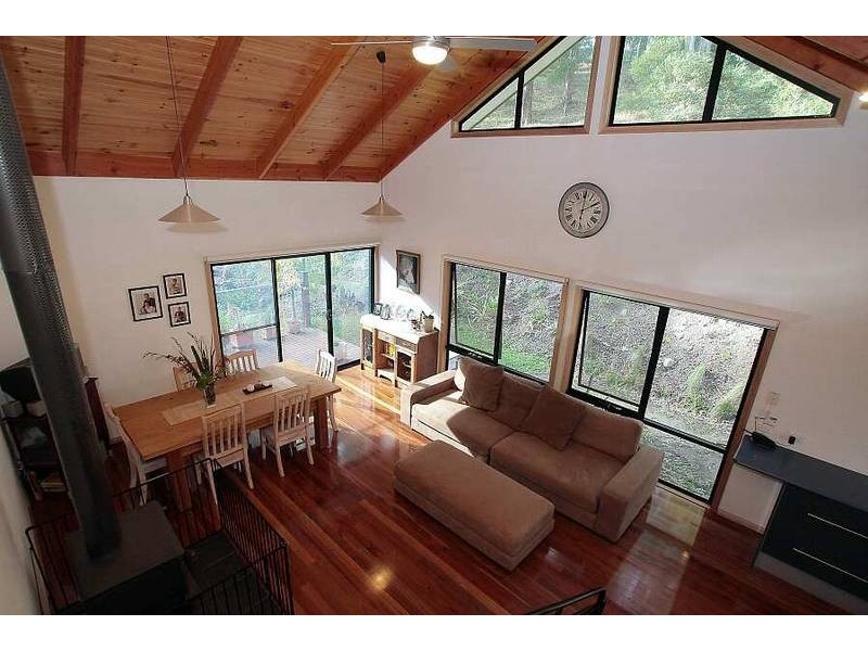9 St Leonards Road, Selby VIC 3159
