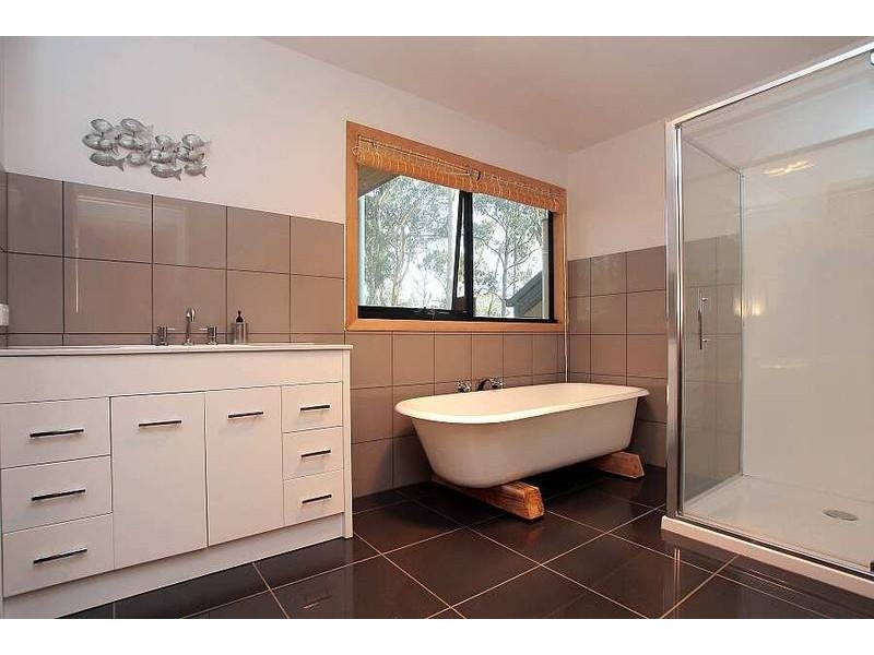 9 St Leonards Road, Selby VIC 3159