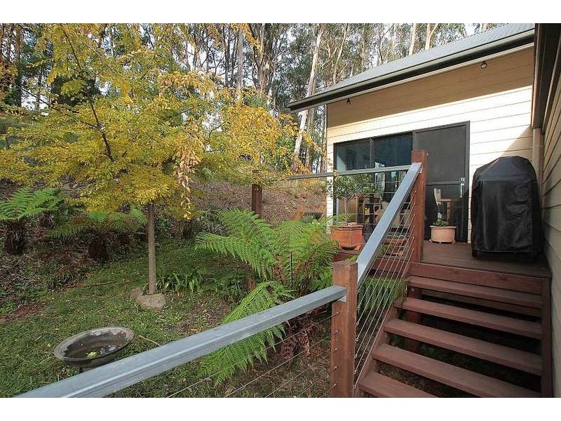 9 St Leonards Road, Selby VIC 3159