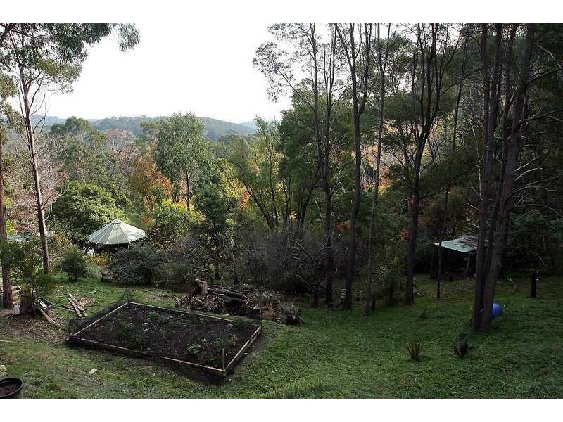 9 St Leonards Road, Selby VIC 3159