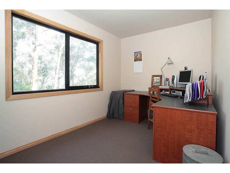 9 St Leonards Road, Selby VIC 3159
