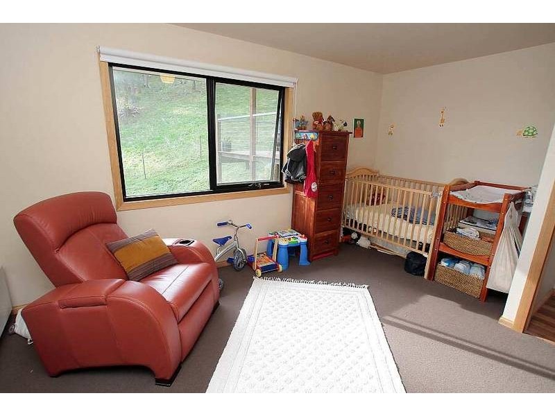 9 St Leonards Road, Selby VIC 3159
