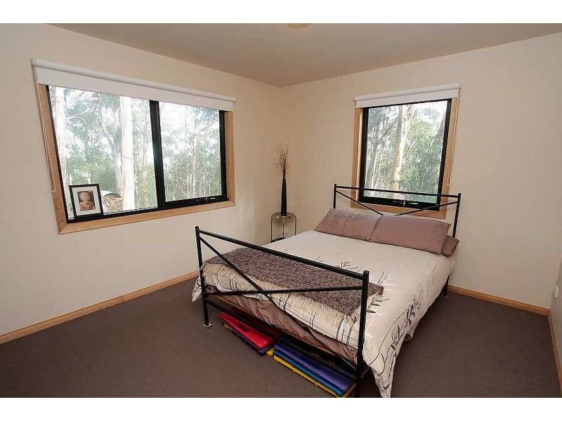 9 St Leonards Road, Selby VIC 3159