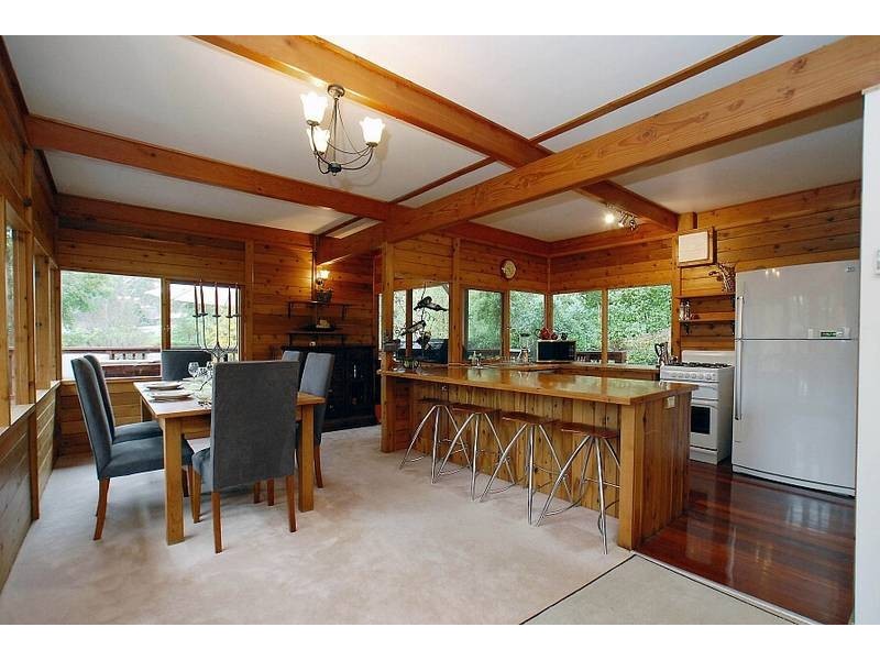 9 Gordon Avenue, Tecoma VIC 3160