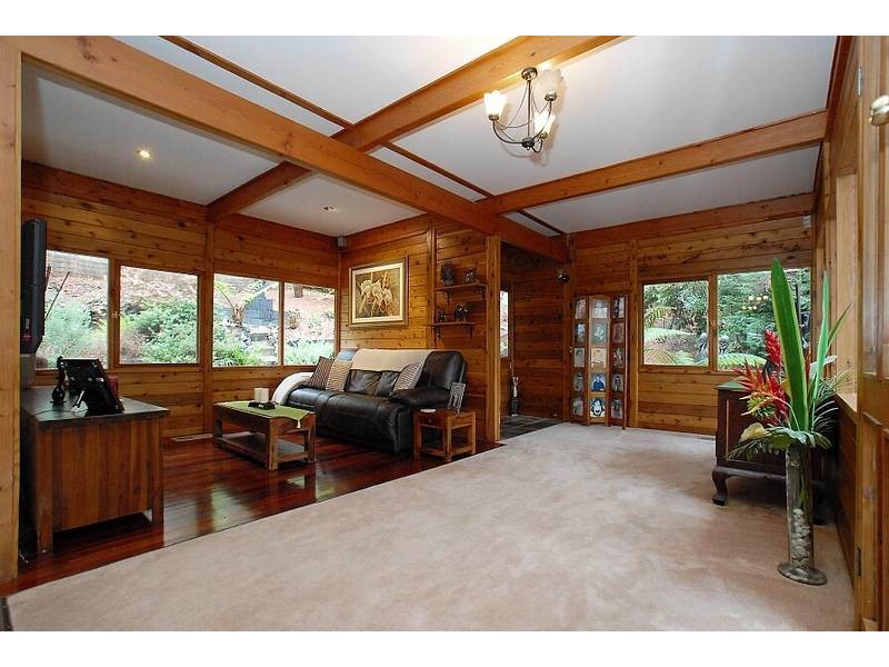 9 Gordon Avenue, Tecoma VIC 3160