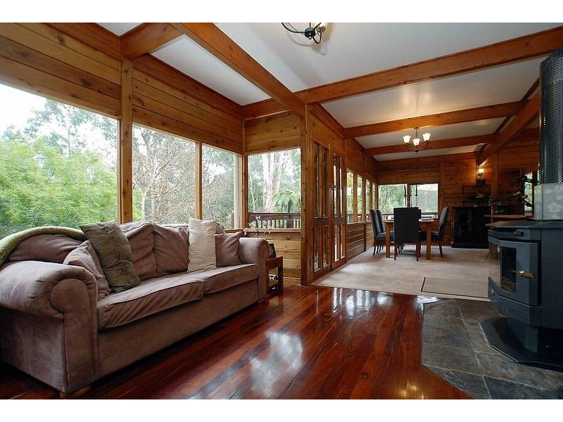 9 Gordon Avenue, Tecoma VIC 3160