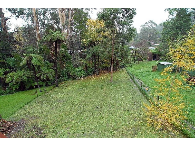 9 Gordon Avenue, Tecoma VIC 3160