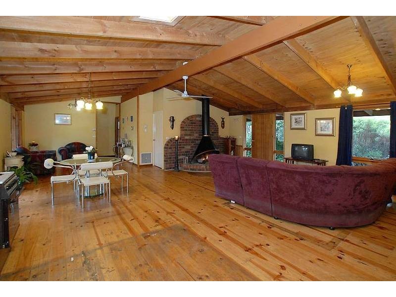 5 Beech Avenue, Selby VIC 3159