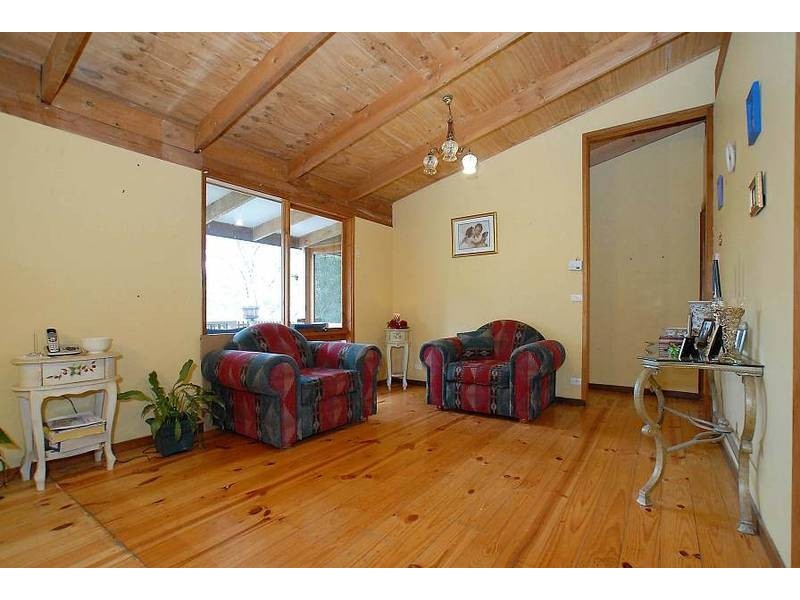 5 Beech Avenue, Selby VIC 3159