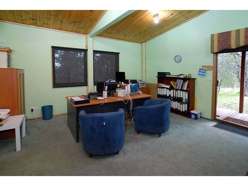 5 Beech Avenue, Selby VIC 3159