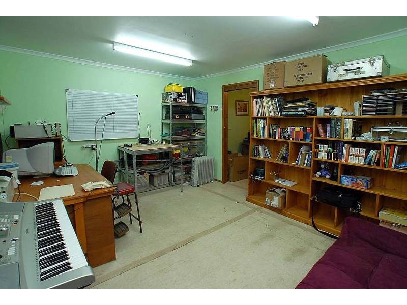 5 Beech Avenue, Selby VIC 3159