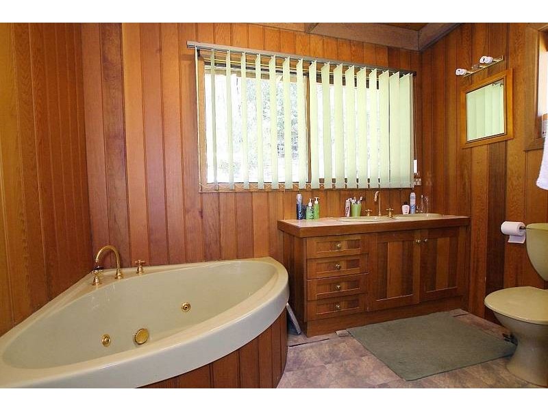 3 Johns Road, Selby VIC 3159