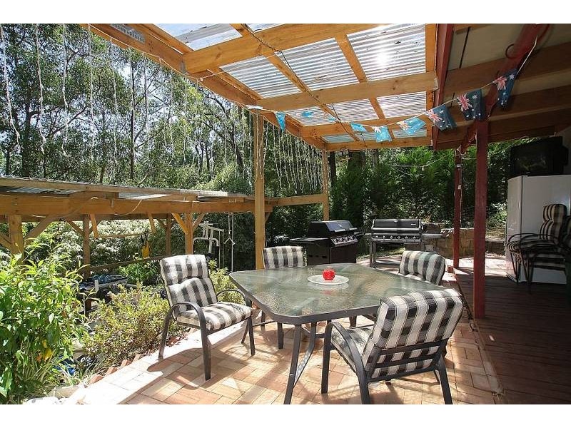 3 Johns Road, Selby VIC 3159