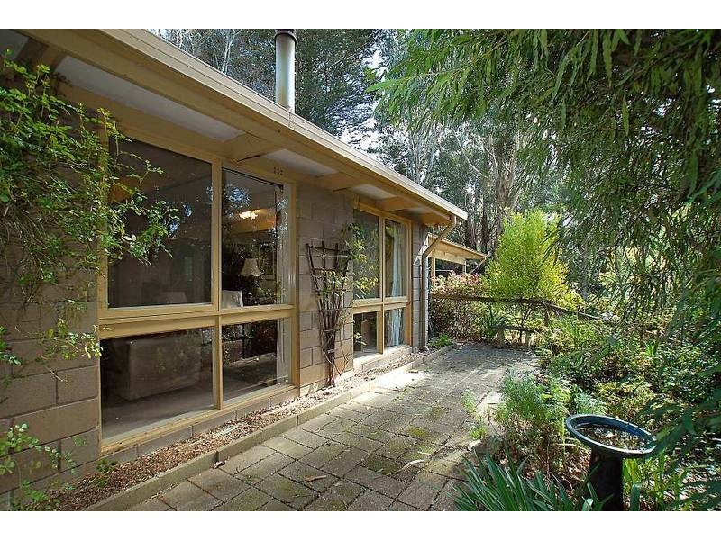 4 Church Road, Menzies Creek VIC 3159