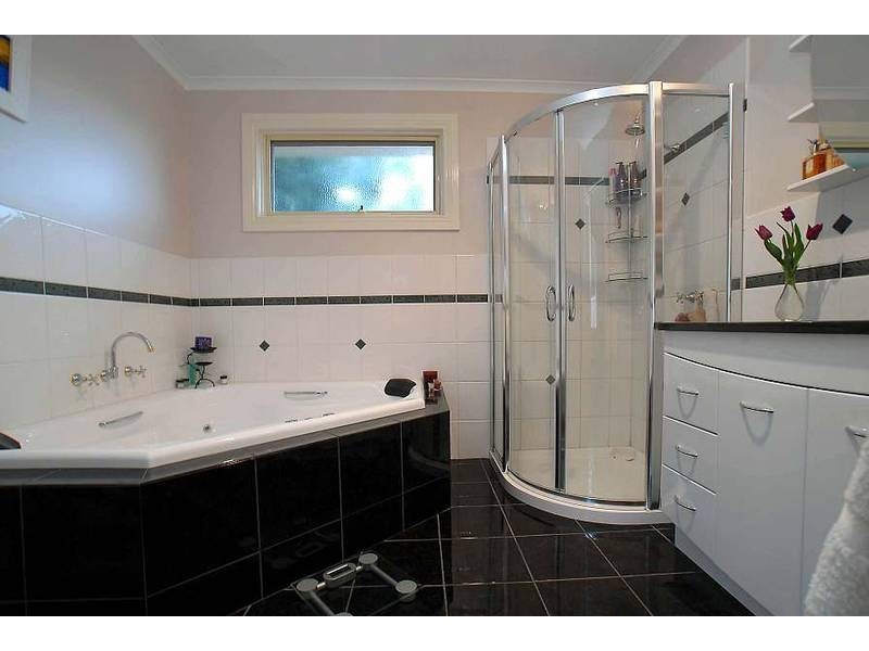 72 Kooringal Road, Upwey VIC 3158