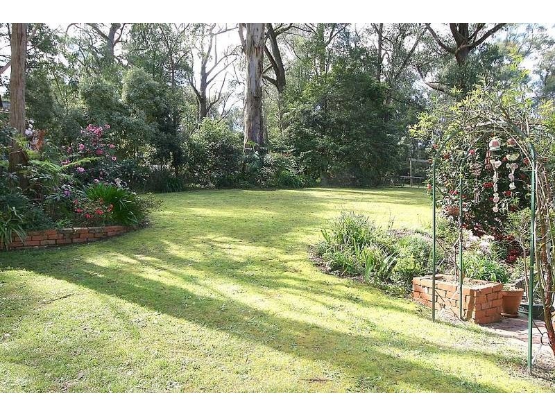 6 Tuttawatta Road, Selby VIC 3159
