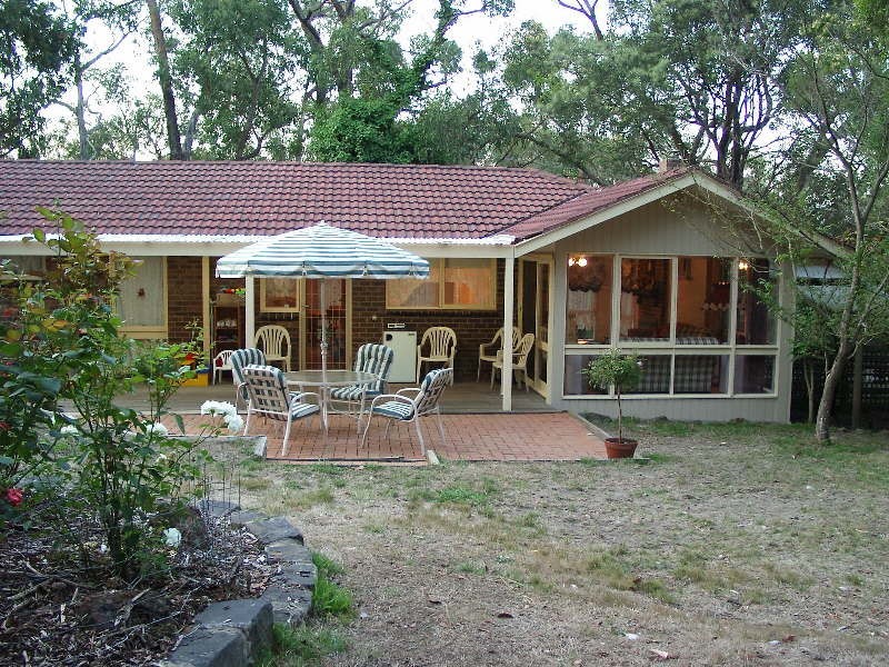 9 Heath Road, Belgrave Heights VIC 3160