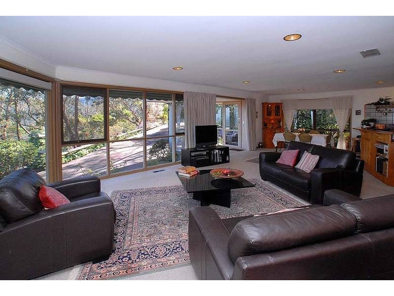 2 Irene Avenue, Upper Ferntree Gully VIC 3156